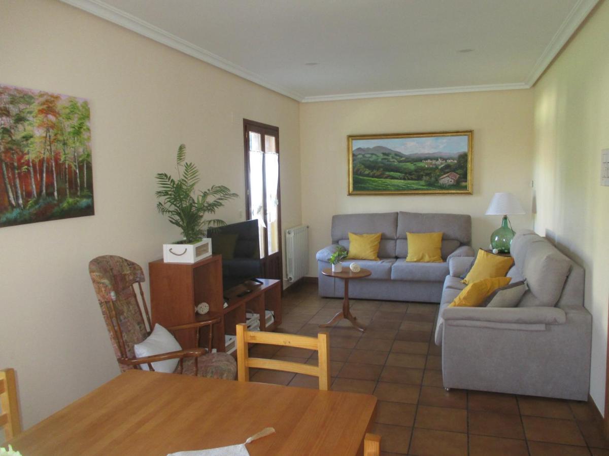 Lopenea Villa Garzáin Екстериор снимка